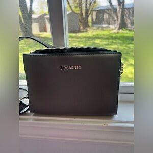 Steve Madden Black Messenger Bag Sleek and Functional